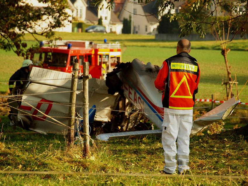 Kleinflugzeug abgestuerzt Sankt Augustin Meindorf P026.JPG